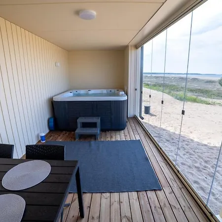 Marina C1 アパート